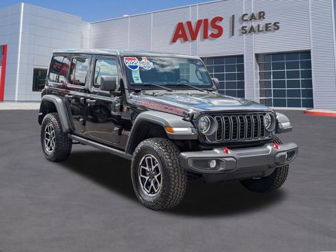 Used 2025 Jeep Wrangler Unlimited Rubicon w/ Convenience Group image 3