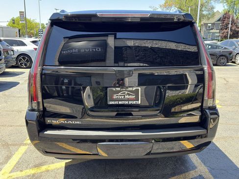 Used 2019 Cadillac Escalade ESV Luxury AWD/4WD image 8