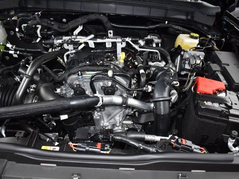 New 2025 Ford Bronco Outer Banks w/ Sasquatch Package image 18