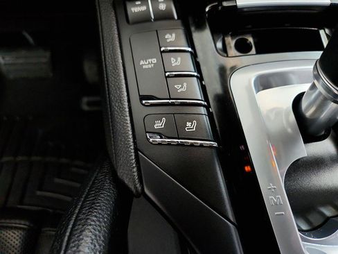 Used 2017 Porsche Cayenne Platinum Edition AWD/4WD image 23