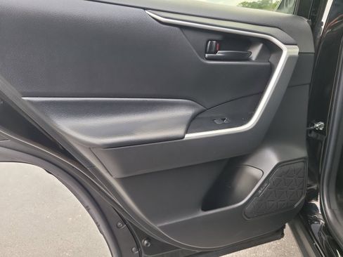 Used 2023 Toyota RAV4 LE FWD image 9