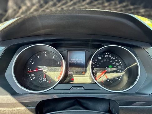 Used 2019 Volkswagen Tiguan SE w/ Panoramic Sunroof Package AWD/4WD image 13