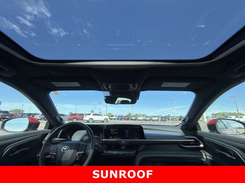 Used 2024 Toyota Crown AWD/4WD image 22