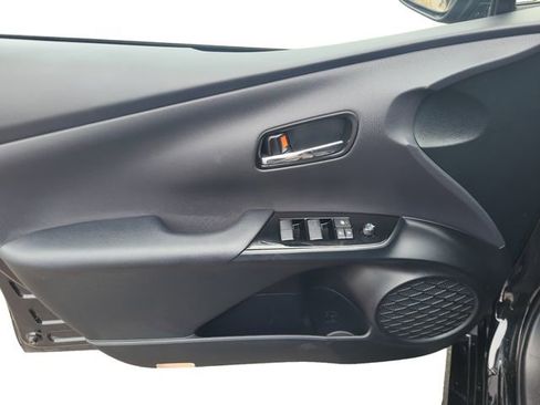 Used 2022 Toyota Prius Prime LE image 10