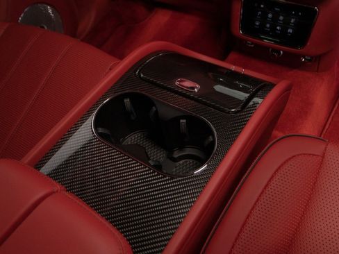 Used 2022 Bentley Bentayga image 65