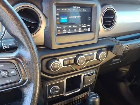 Used 2020 Jeep Wrangler Sport image 11