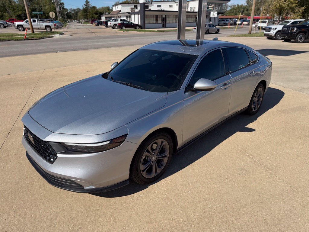 Used 2024 Honda Accord EX image 8