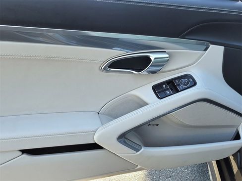 Used 2024 Porsche 718 Cayman S w/ Premium Package image 14