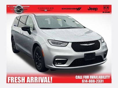 Used 2024 Chrysler Pacifica Touring-L