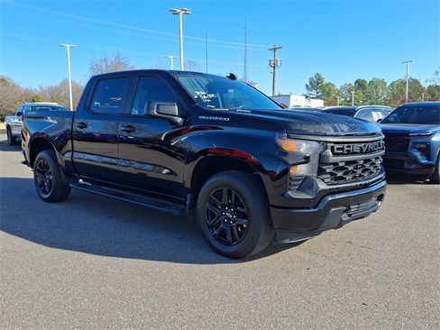 Used 2024 Chevrolet Silverado 1500 Custom image 3