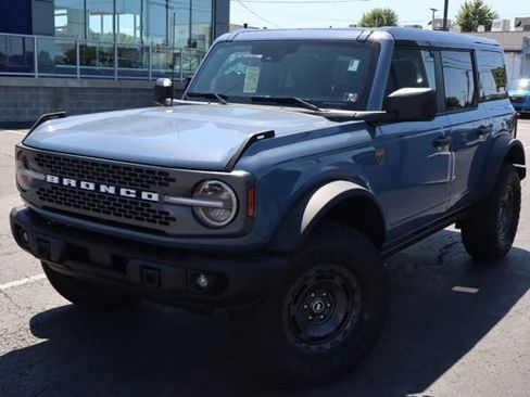 New 2025 Ford Bronco Badlands w/ Sasquatch Package AWD/4WD image 2