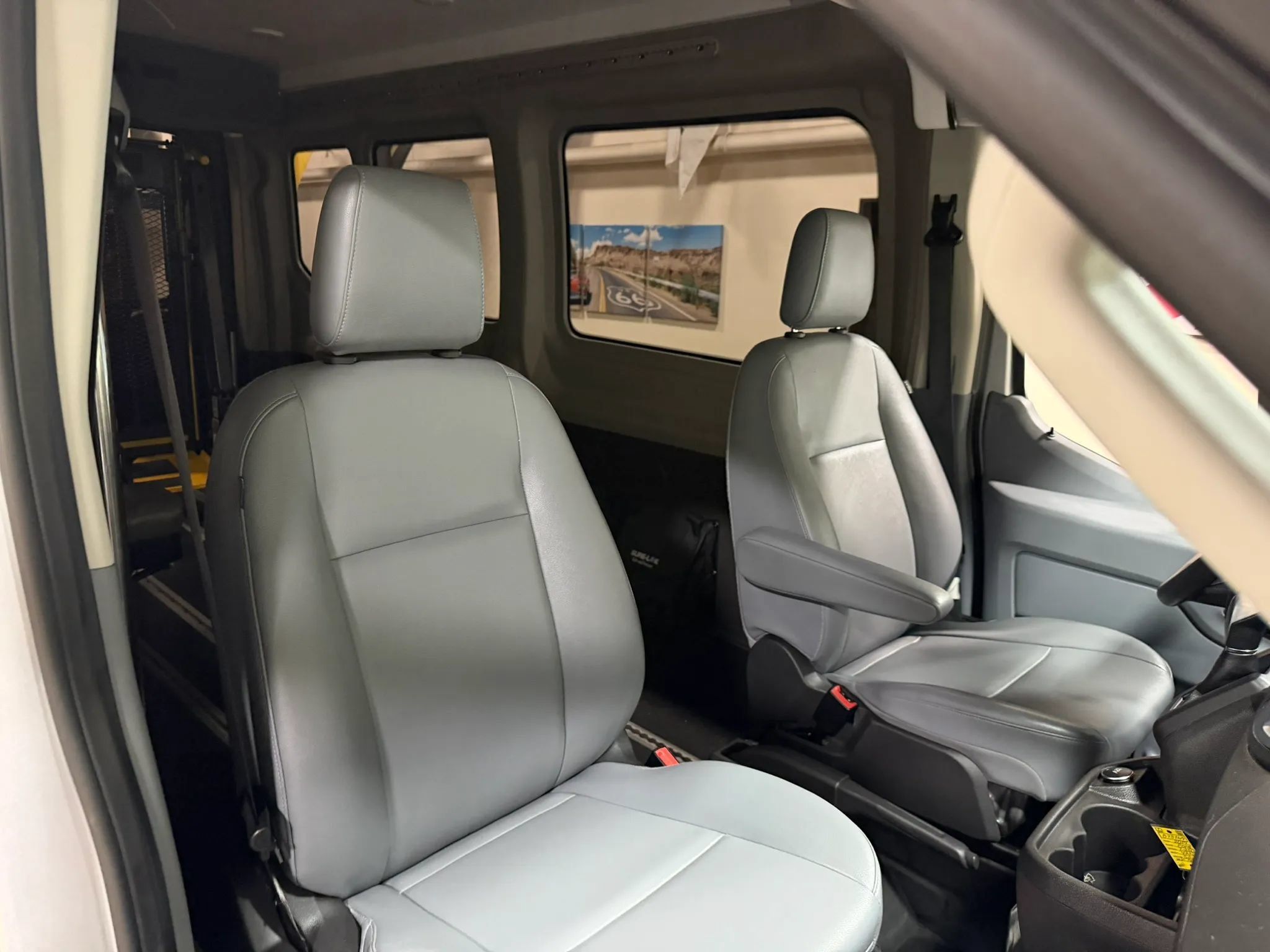 Used 2019 Ford Transit 250 148 Medium Roof RWD image 31