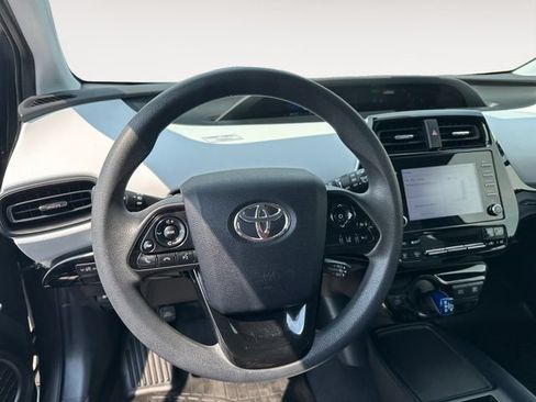 Used 2020 Toyota Prius LE AWD/4WD image 11