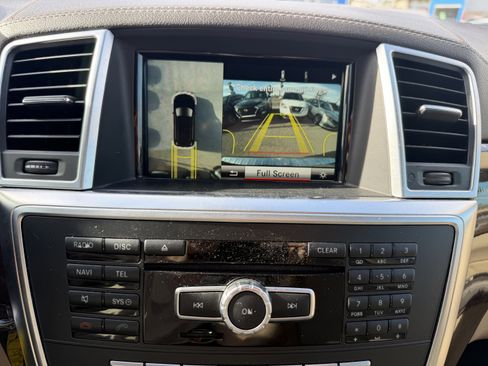 Used 2015 Mercedes-Benz GL 450 4MATIC image 18