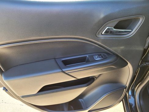 Used 2022 Chevrolet Colorado LT w/ LT Convenience Package image 14