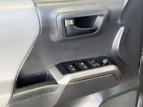 Used 2022 Toyota Tacoma SR5 w/ Technology Package image 21