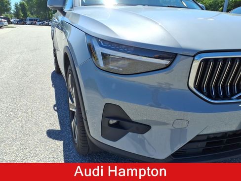 Used 2024 Volvo XC40 B5 Ultimate w/ Climate Package AWD/4WD image 3