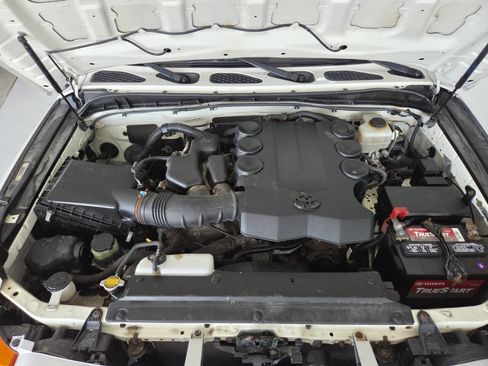 Used 2014 Toyota FJ Cruiser 4WD w/ Upgrade Package image 37