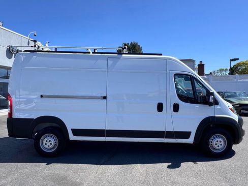 Used 2025 RAM ProMaster 2500 w/ Convenience Group FWD image 9