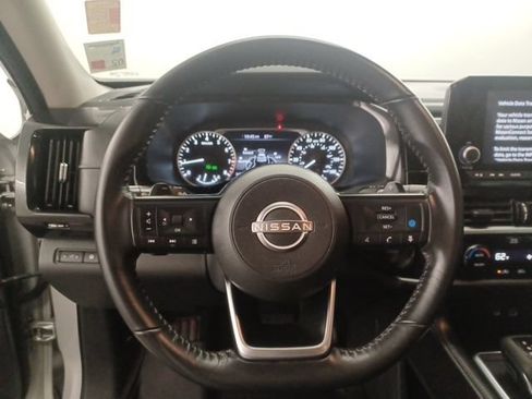 Used 2024 Nissan Pathfinder SV FWD image 20