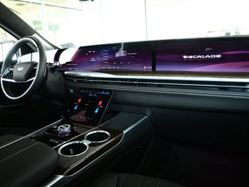 Used 2025 Cadillac Escalade Sport Platinum image 31