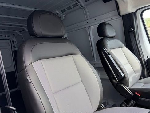 Used 2024 RAM ProMaster 3500 image 32