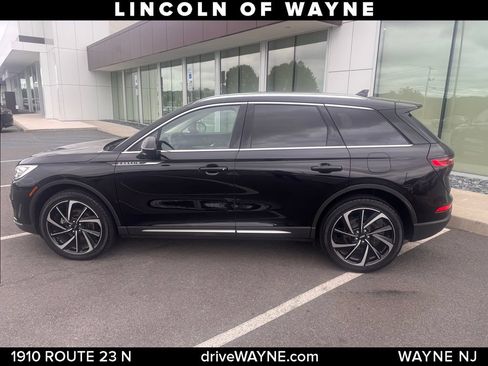 Certified 2024 Lincoln Corsair Reserve w/ Equipment Group 201A AWD/4WD image 2