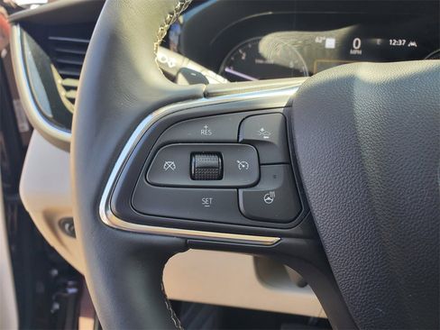 Used 2022 Buick Envision Avenir w/ Technology Package II image 25