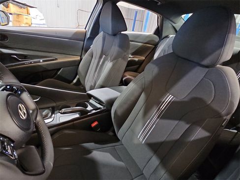 New 2025 Hyundai Elantra Sport image 14
