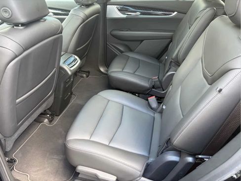 Used 2025 Cadillac XT6 Premium Luxury FWD image 24