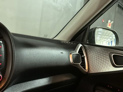 Used 2022 Kia Soul LX FWD image 17