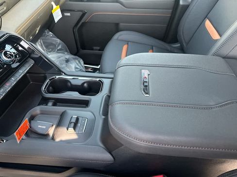 New 2026 GMC Sierra 2500 AT4 w/ AT4 Preferred Package AWD/4WD image 20