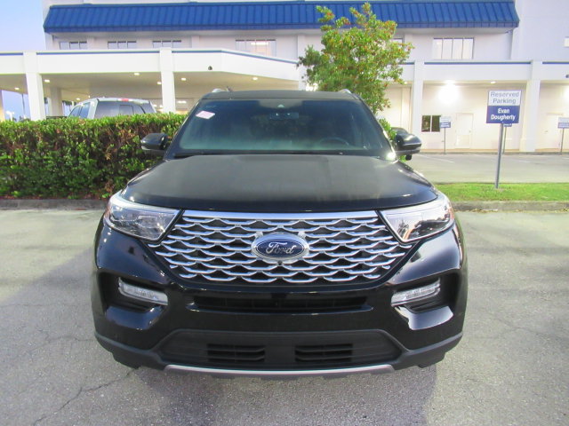 Used 2020 Ford Explorer Platinum w/ Premium Technology Package AWD/4WD image 2