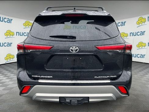Used 2022 Toyota Highlander Platinum AWD/4WD image 3