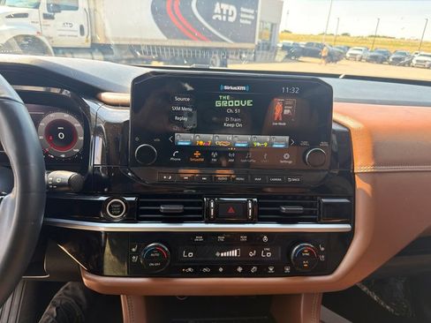 Used 2022 Nissan Pathfinder Platinum w/ Cargo Package AWD/4WD image 11