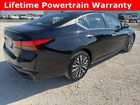 Used 2024 Nissan Altima 2.5 SV image 5