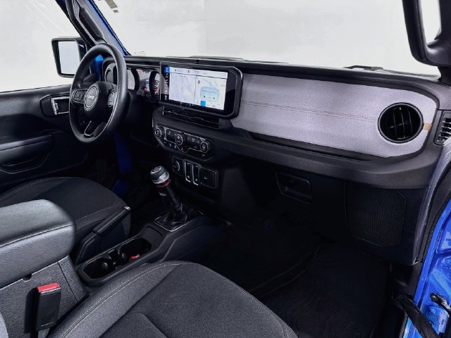 Used 2025 Jeep Wrangler Sport AWD/4WD image 33
