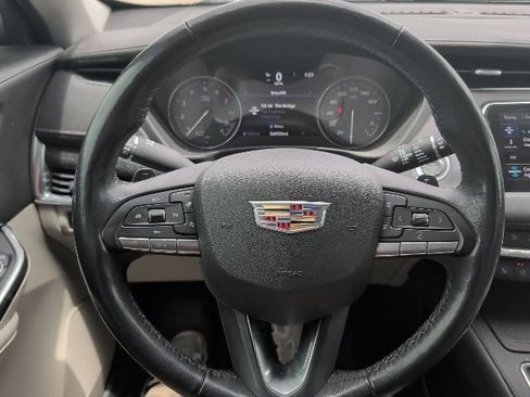 Used 2021 Cadillac XT4 Premium Luxury FWD image 21