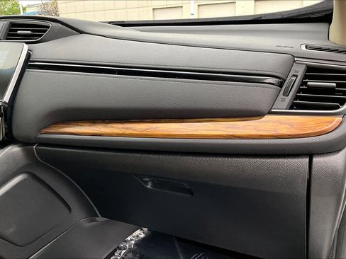 Used 2018 Honda CR-V Touring image 18