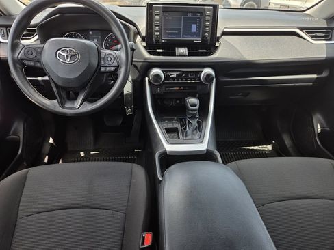 Used 2022 Toyota RAV4 LE FWD image 8