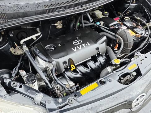 Used 2005 Scion xA Hatchback 4D image 15