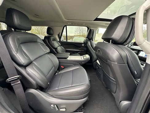 New 2025 Lincoln Navigator Reserve AWD/4WD image 26