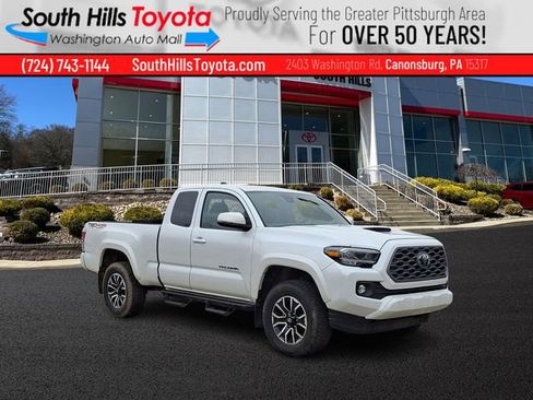 Used 2022 Toyota Tacoma TRD Sport image 1