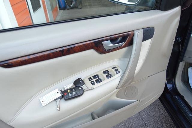 Used 2005 Volvo S60 2.5T FWD image 52