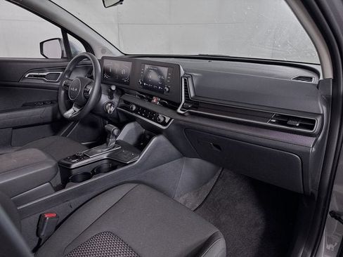 Certified 2025 Kia Sportage LX AWD/4WD image 27