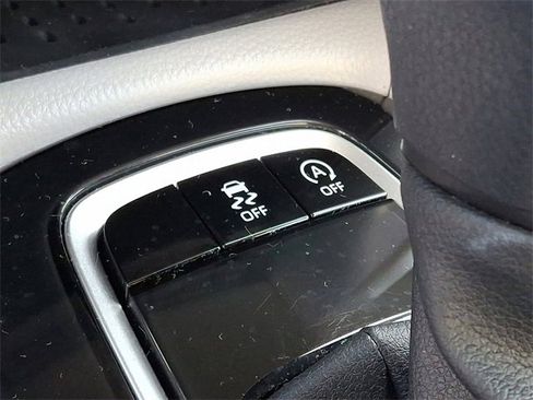 Certified 2023 Toyota Corolla Cross L image 23