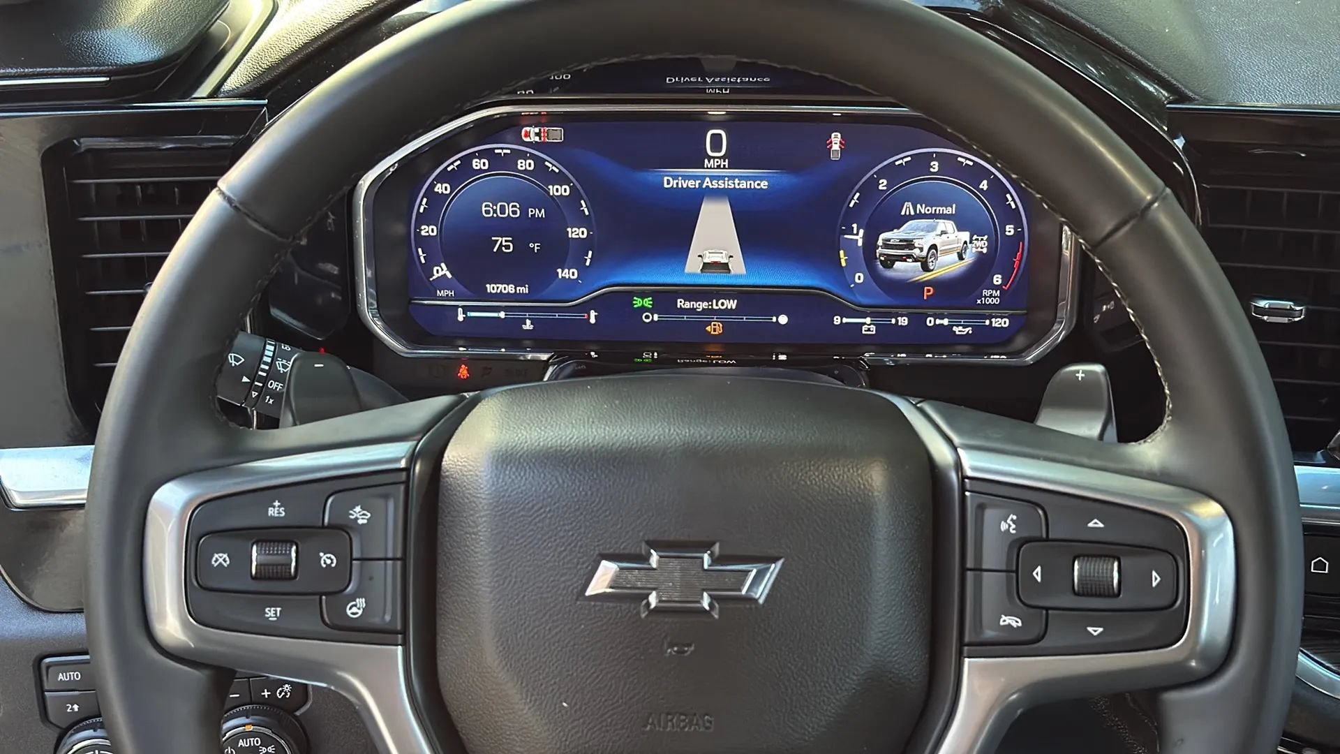Used 2025 Chevrolet Silverado 1500 LT Trail Boss w/ Dark Appearance Package AWD/4WD image 32