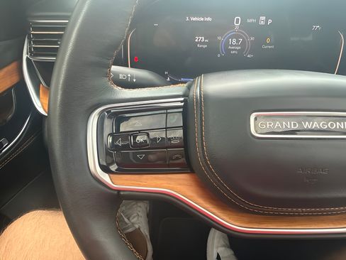 Used 2024 Jeep Grand Wagoneer L Series III AWD/4WD image 22