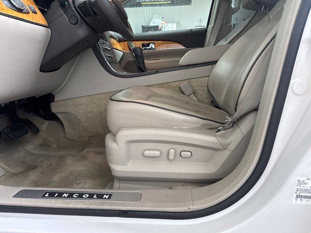 Used 2015 Lincoln MKX FWD w/ Equipment Group 102A image 9