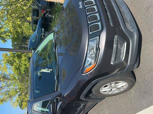 Used 2019 Jeep Compass Sport FWD image 2